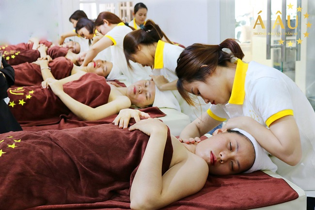 trung tâm dạy học massage Á Âu