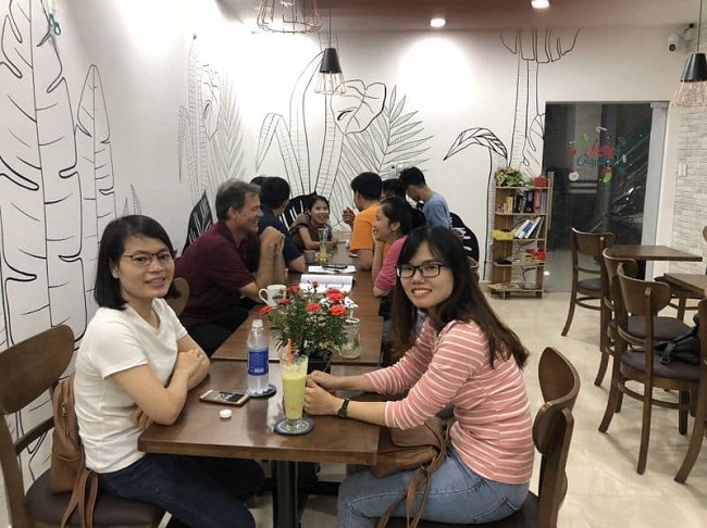 Quán cafe tiếng Anh Migles Coffee and Talk