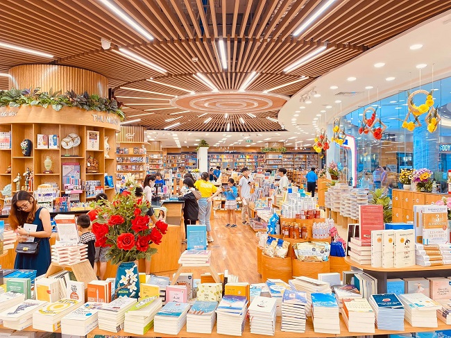 Fahasa-Bookstore-Tan-Dinh-branch