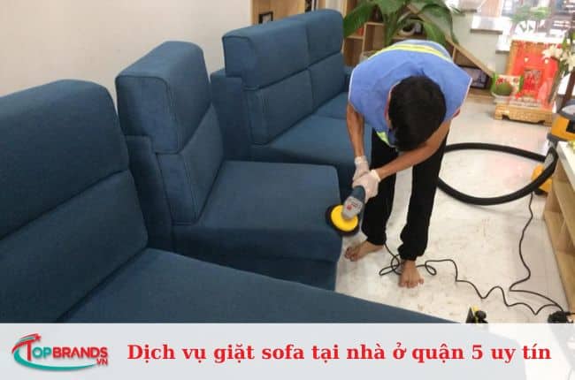 Dịch vụ giặt sofa tại nhà ở quận 5 uy tín