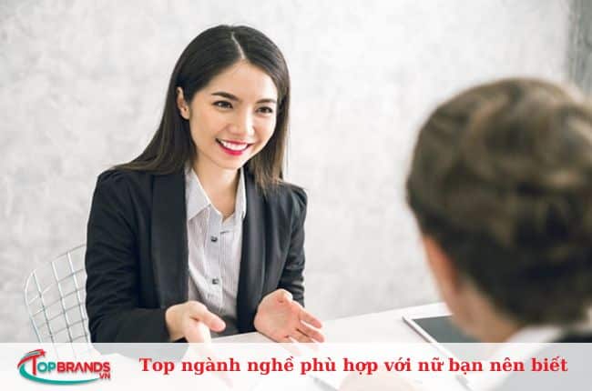 Nhân viên kinh doanh thương mại điện tử