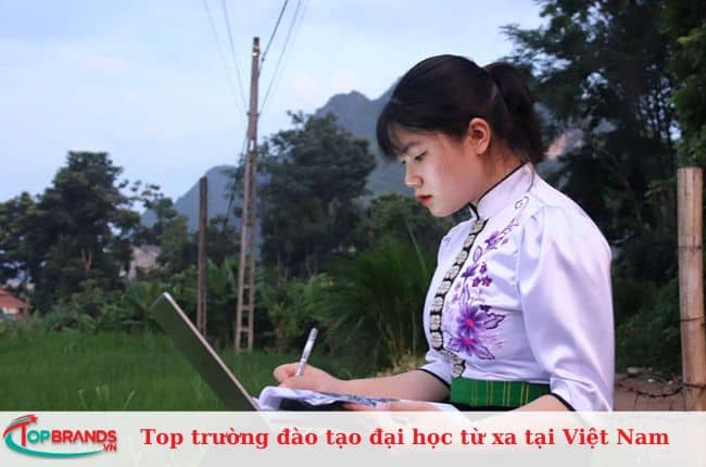 Top trường đào tạo đại học từ xa tại Việt Nam