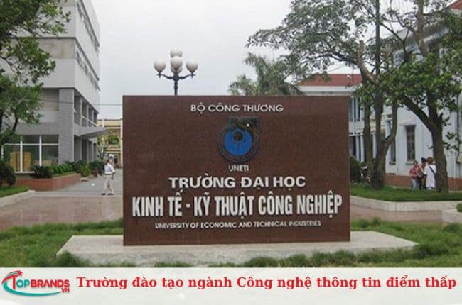 Các trường có ngành công nghệ thông tin điểm thấp