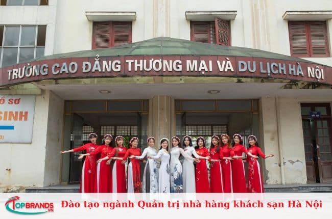 Cao đẳng du lịch và thương mại