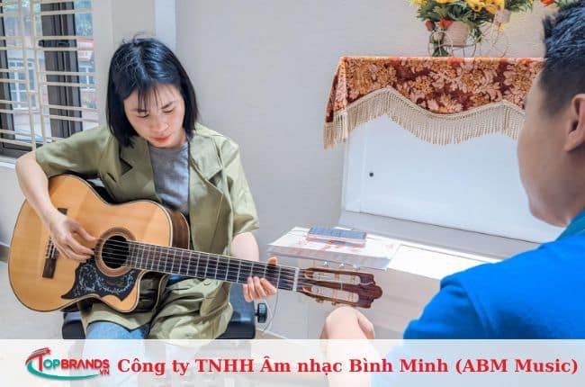 địa chỉ học đàn guitar ở Hà Nội