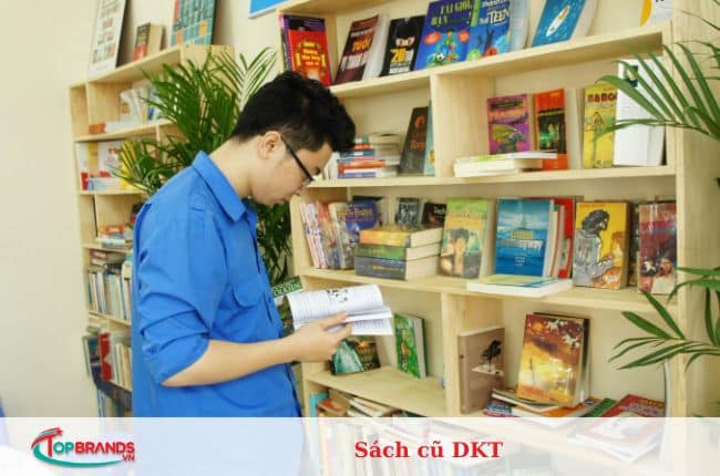 cửa hàng sách cũ Hà Nội