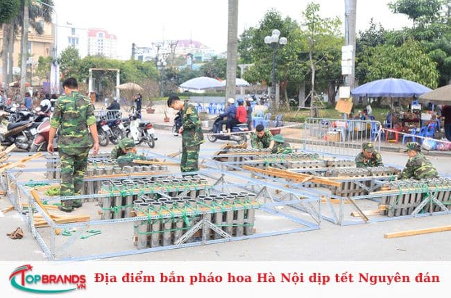 Vườn hoa Lạc Long Quân (quận Tây Hồ)