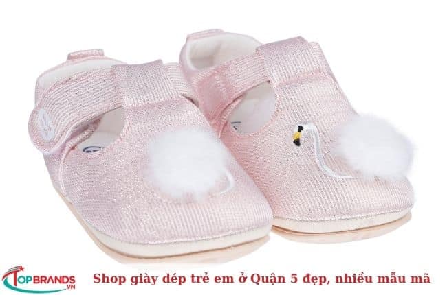 Cửa hàng giày dép trẻ em quận 5