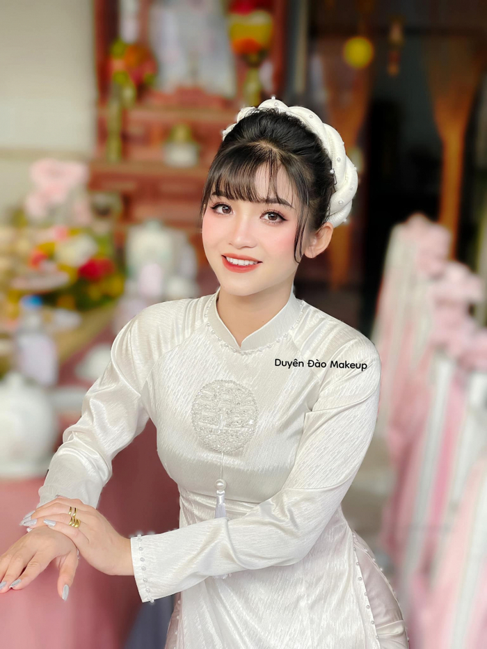 Mẫu trang điểm cô dâu đơn giản của Duyên Đào make up 