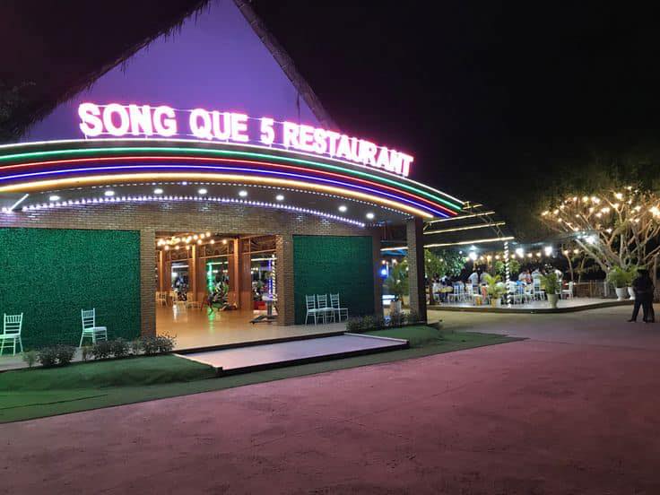 Top nhà hàng bên sông Sài Gòn