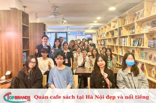 Cafe sách Đông Tây