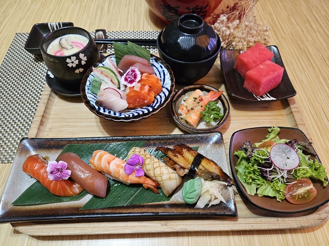 Kiraku Japanese Restaurant 