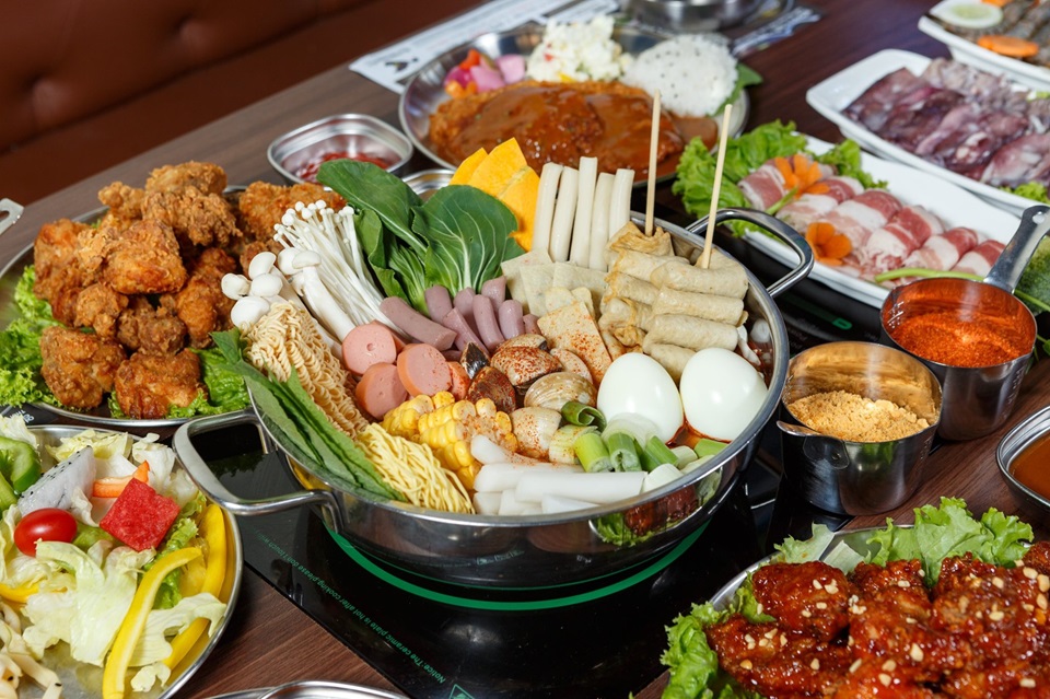 Top quán buffet lẩu tokbokki ngon nhất ở Hà Nội