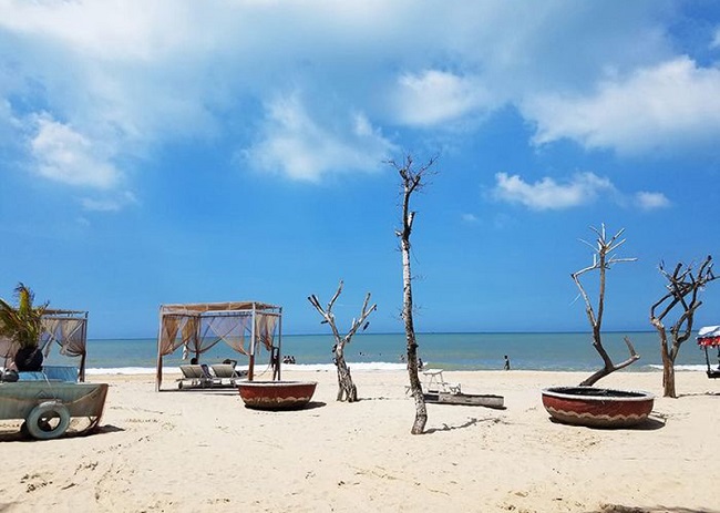 Bãi biển Cam Bình – La Gi