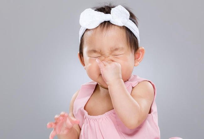 Nguyên nhân gây hắt hơi sổ mũi ở trẻ
