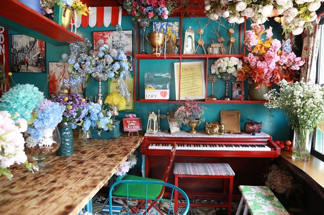 Quán cafe phong cách Pháp cực đẹp tại Sài Gòn