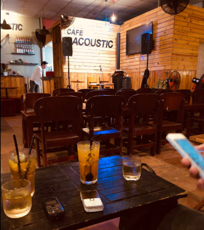 CAFE ACOUSTIC