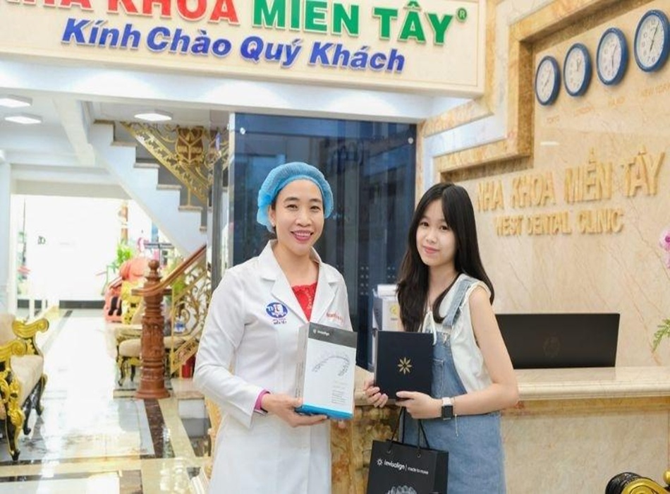 Dịch vụ bảo hành rõ ràng, hướng dẫn chăm sóc răng miệng tận tình